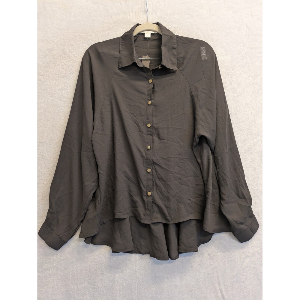 LUMIERE Women's Medium Gray Long Sleeve Button Down Collared Shirt NWT